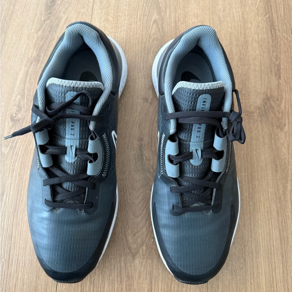 Nike Men’s Infinity pro 2 Spikeless Golf Shoes .